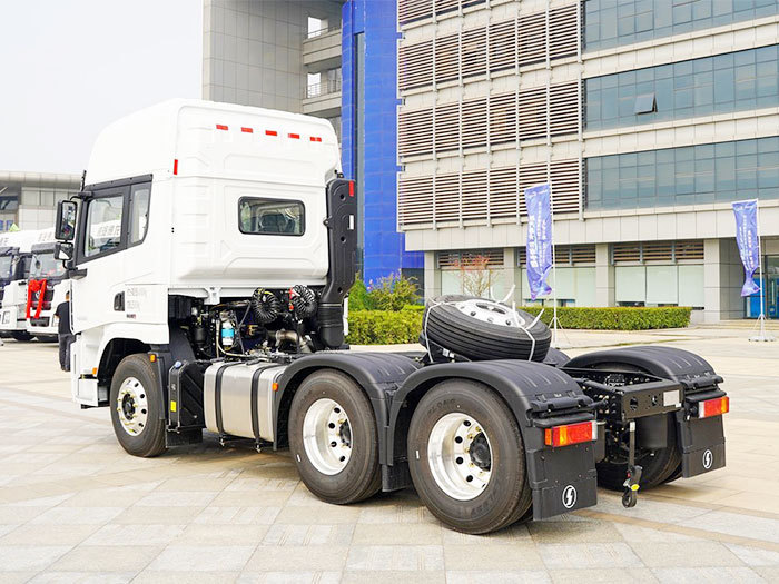 Caminhão Trator Shacman X5000 6X4