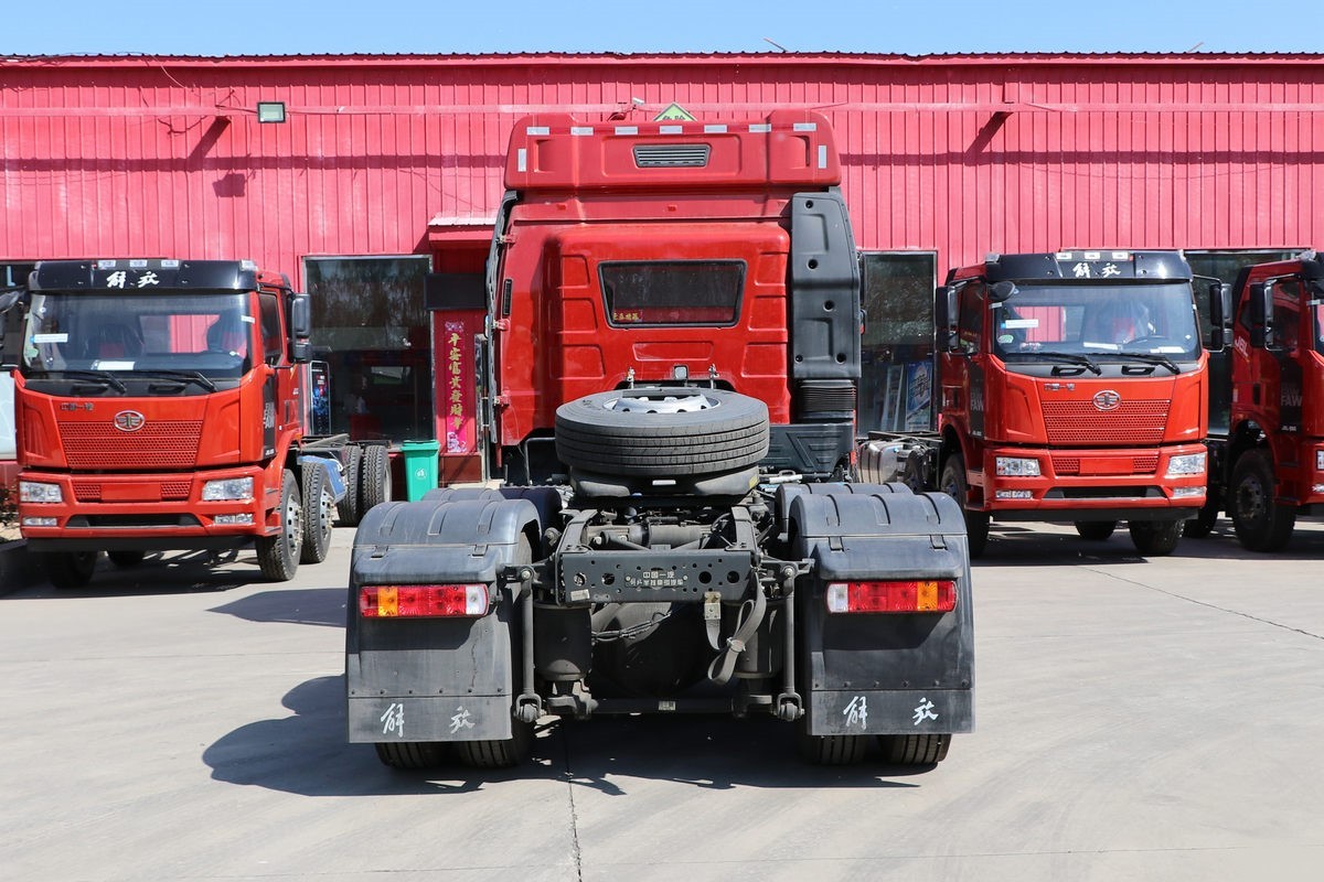 FAW J6P 420HP 6×4 Caminhão Trator