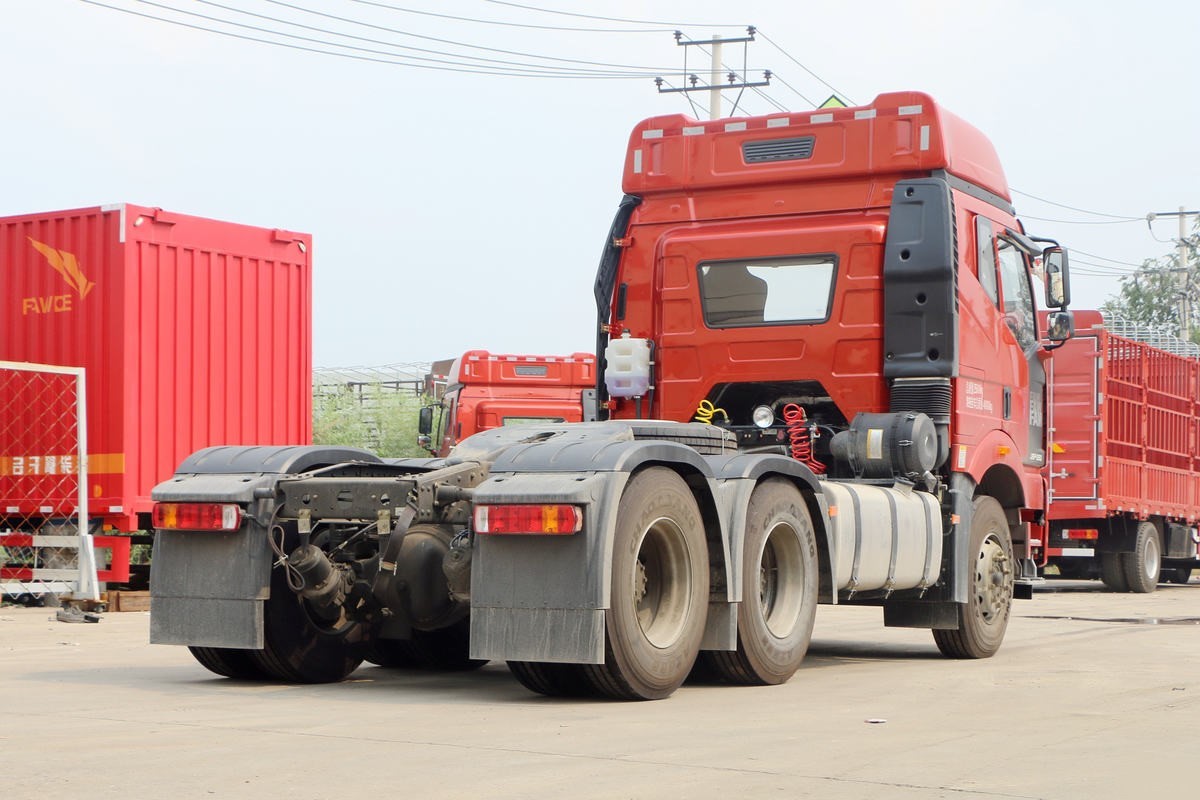 Caminhão Trator FAW J6P 350HP 6×4