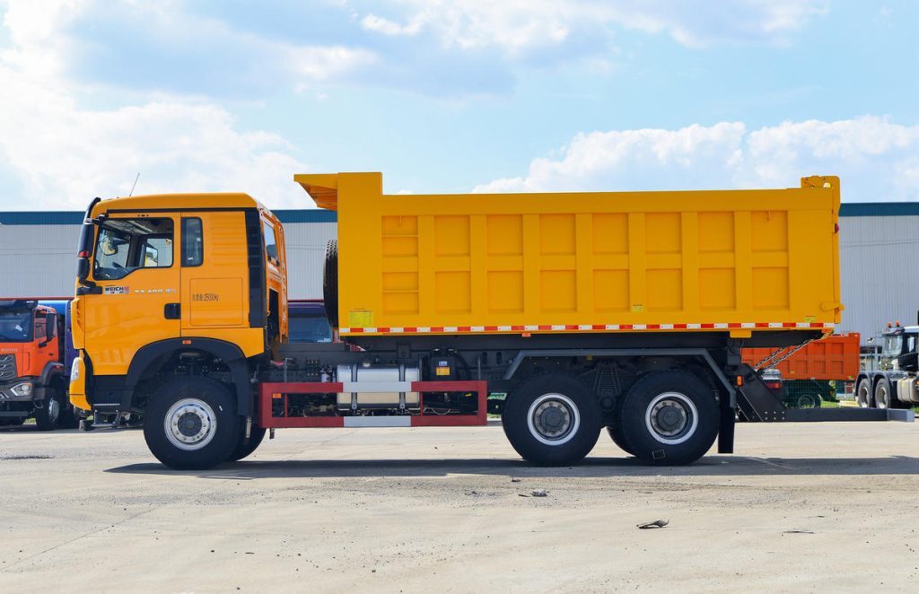 HOWO TX 400HP 6x4 dump truck side view with high strength tipper body HOWO TX 400HP 6X4 Camión Volquete