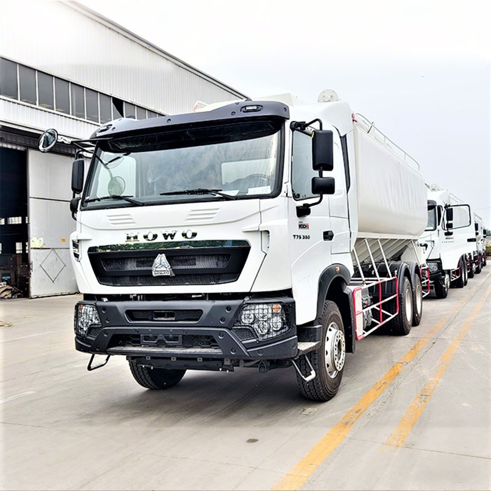 Camión de carga de pienso a granel Howo 380hp 6×4