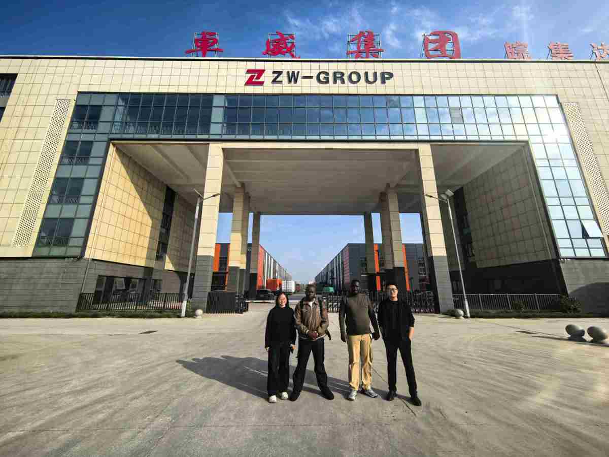 ¿Por qué los clientes de Congo encargaron 21 camiones HOWO y 24 remolques planos de ZW Group?