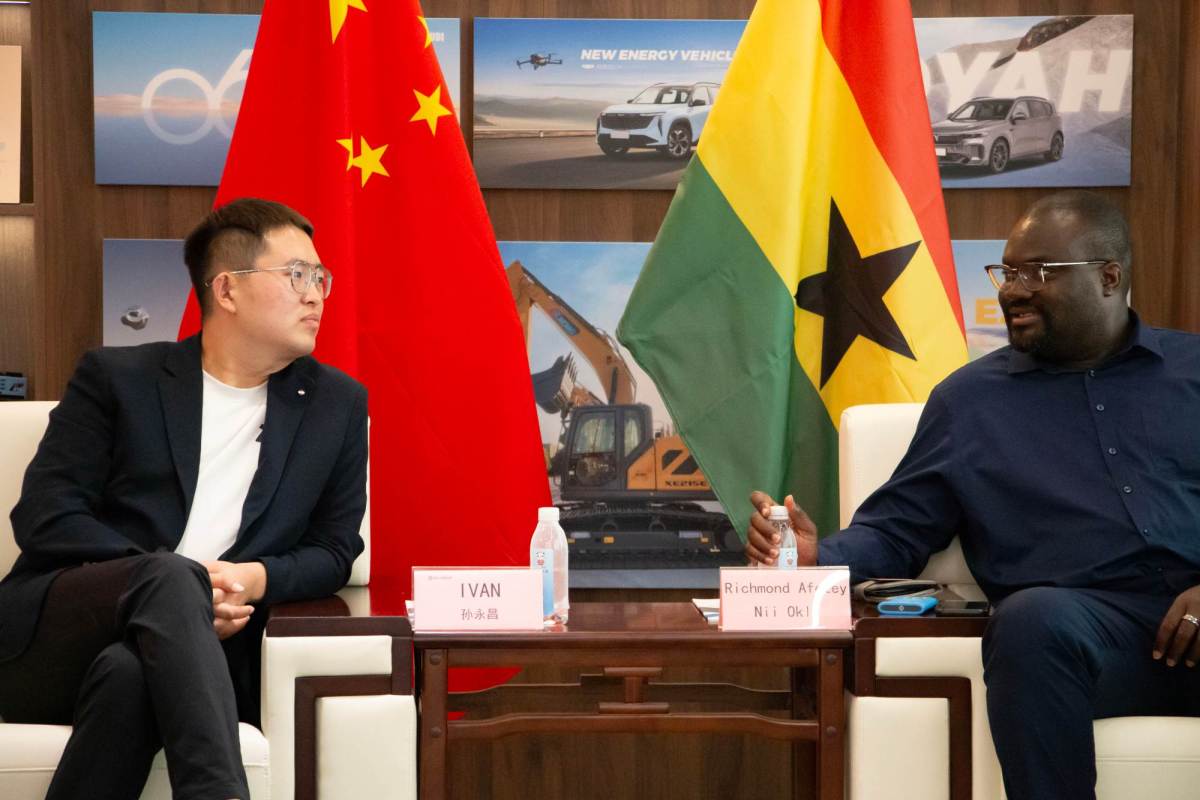 La Embajada de Ghana visita Shandong ZW Vehicle Group