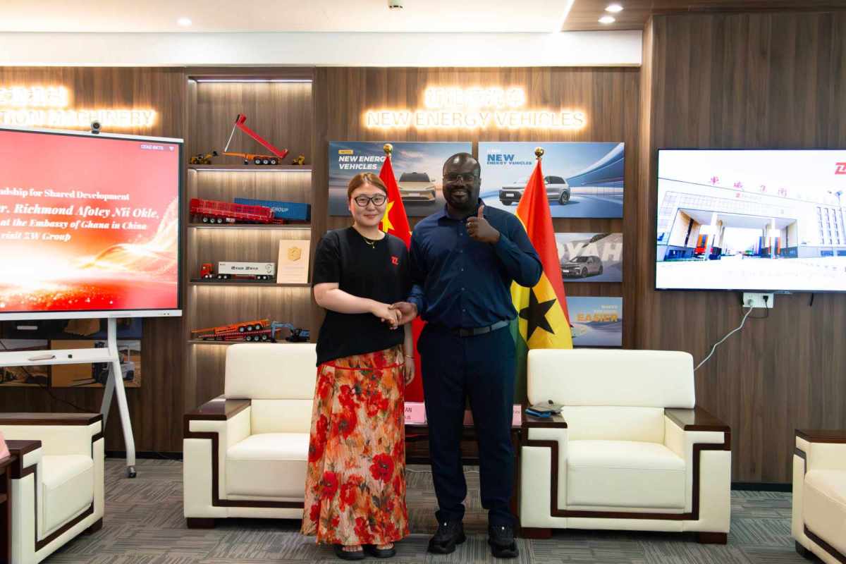 La Embajada de Ghana visita Shandong ZW Vehicle Group