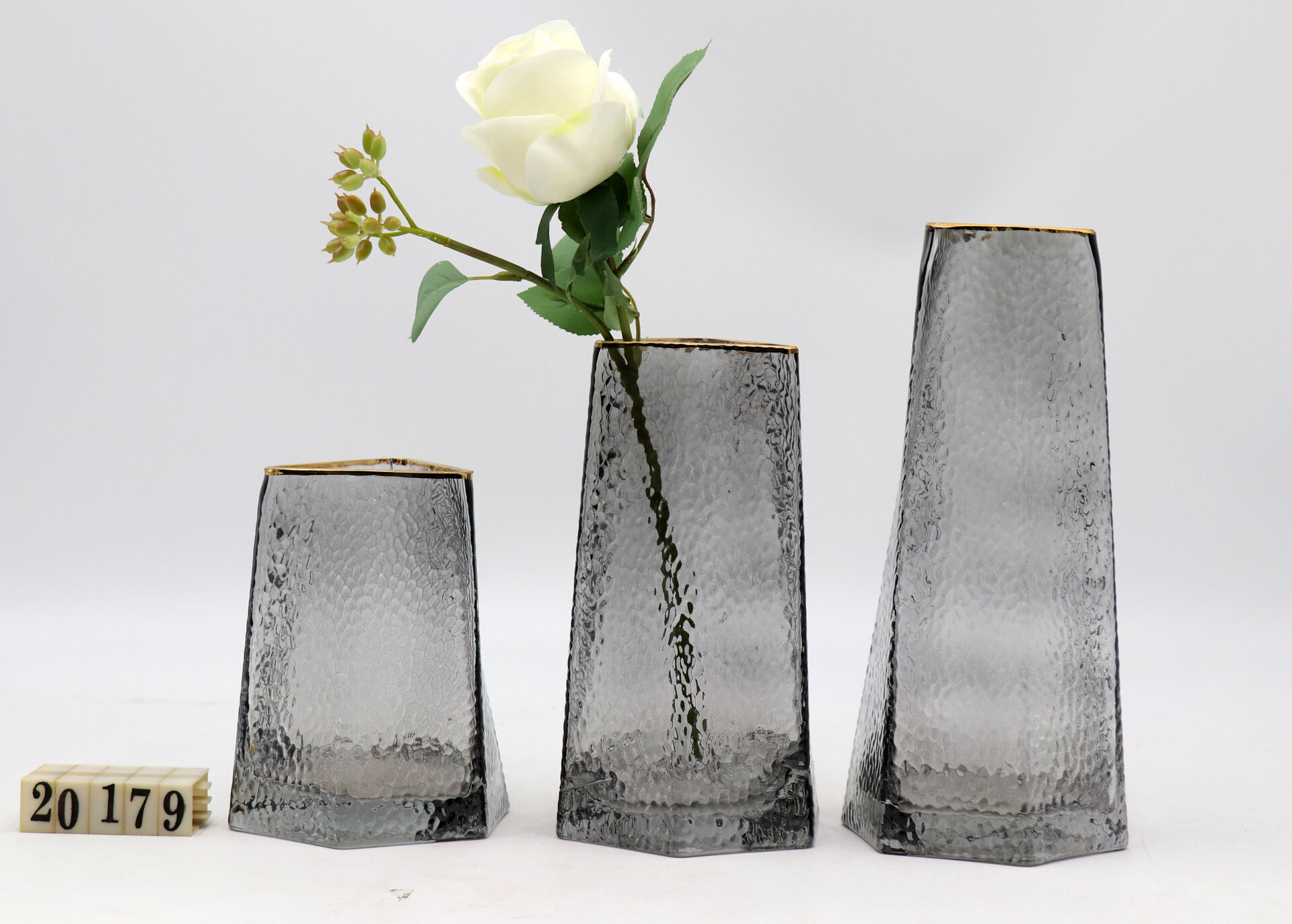 Handmade Popular Modern Decorative Glass Flower Vase For Home Dector