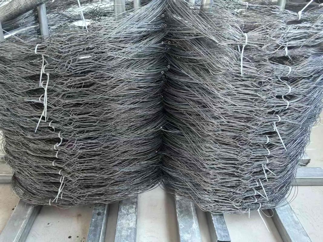 MZP Type Kn Anti tank Wire Net Low Visibility Tank Trap For Various Terrains Vehicle Immobilization Defense Barrier