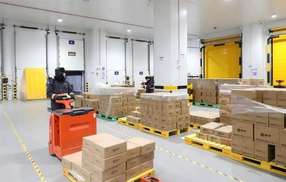 Высокотеплоизолированный цех со стальным каркасом для хранения продукции в холодовой цепи