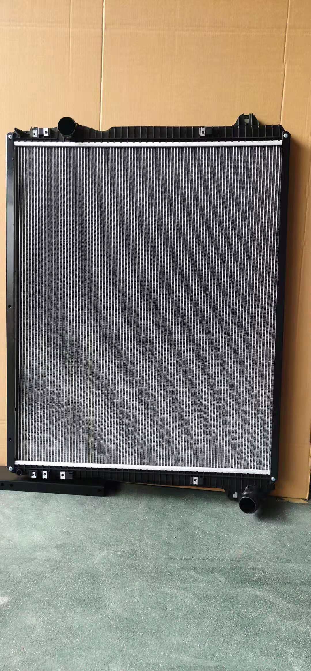 XD069 TRUCK RADIATOR FOR SCANIA