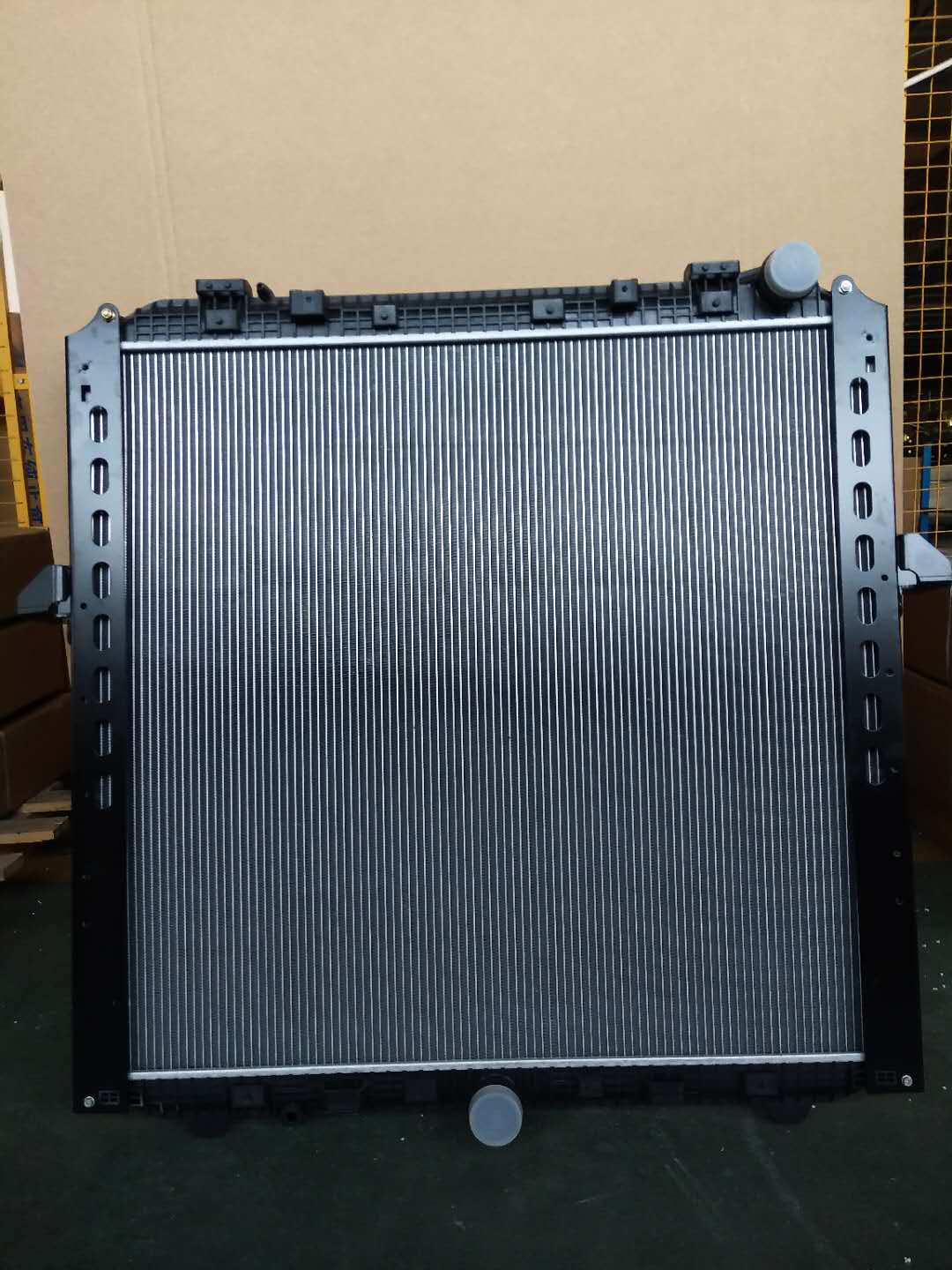 XD341 RADIATOR FOR MERCEDES-BENZ