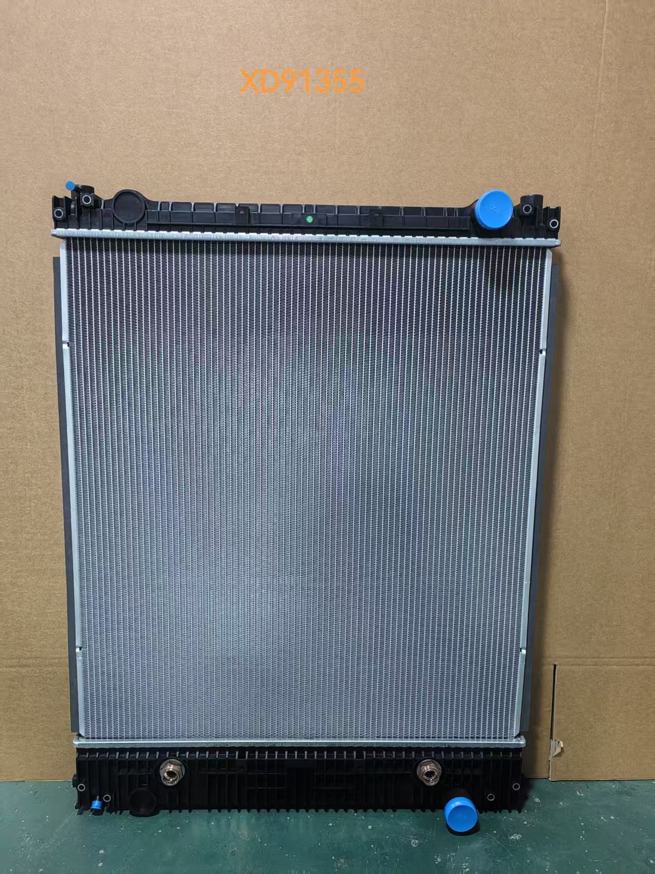 XD91355 RADIATOR FOR FREIGHTLINER