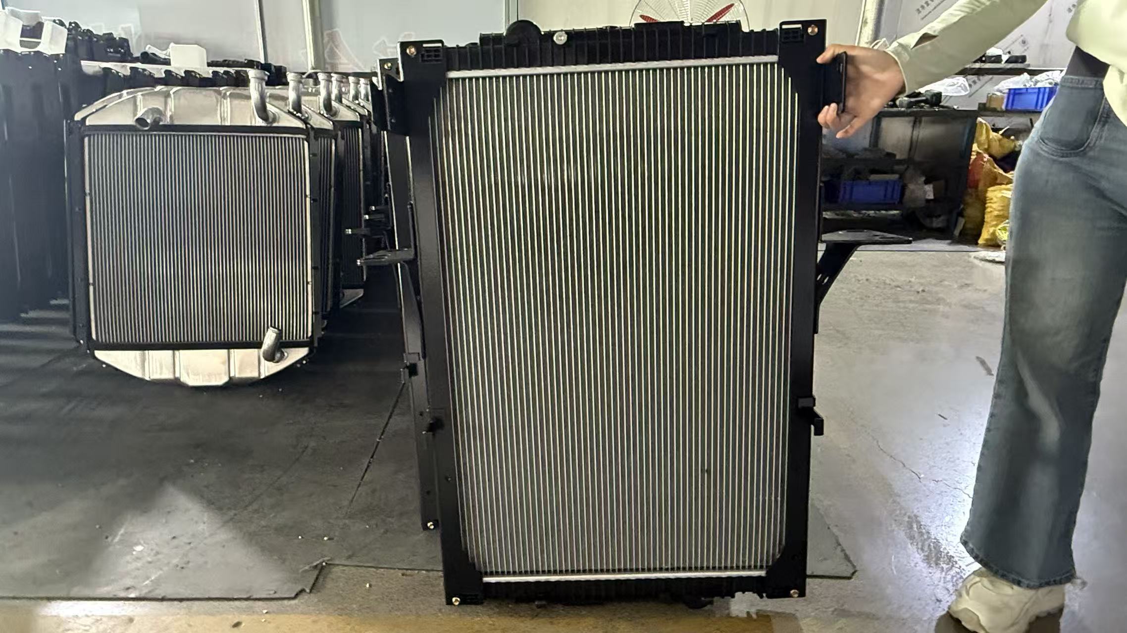XD028 RADIATOR FOR VOLVO