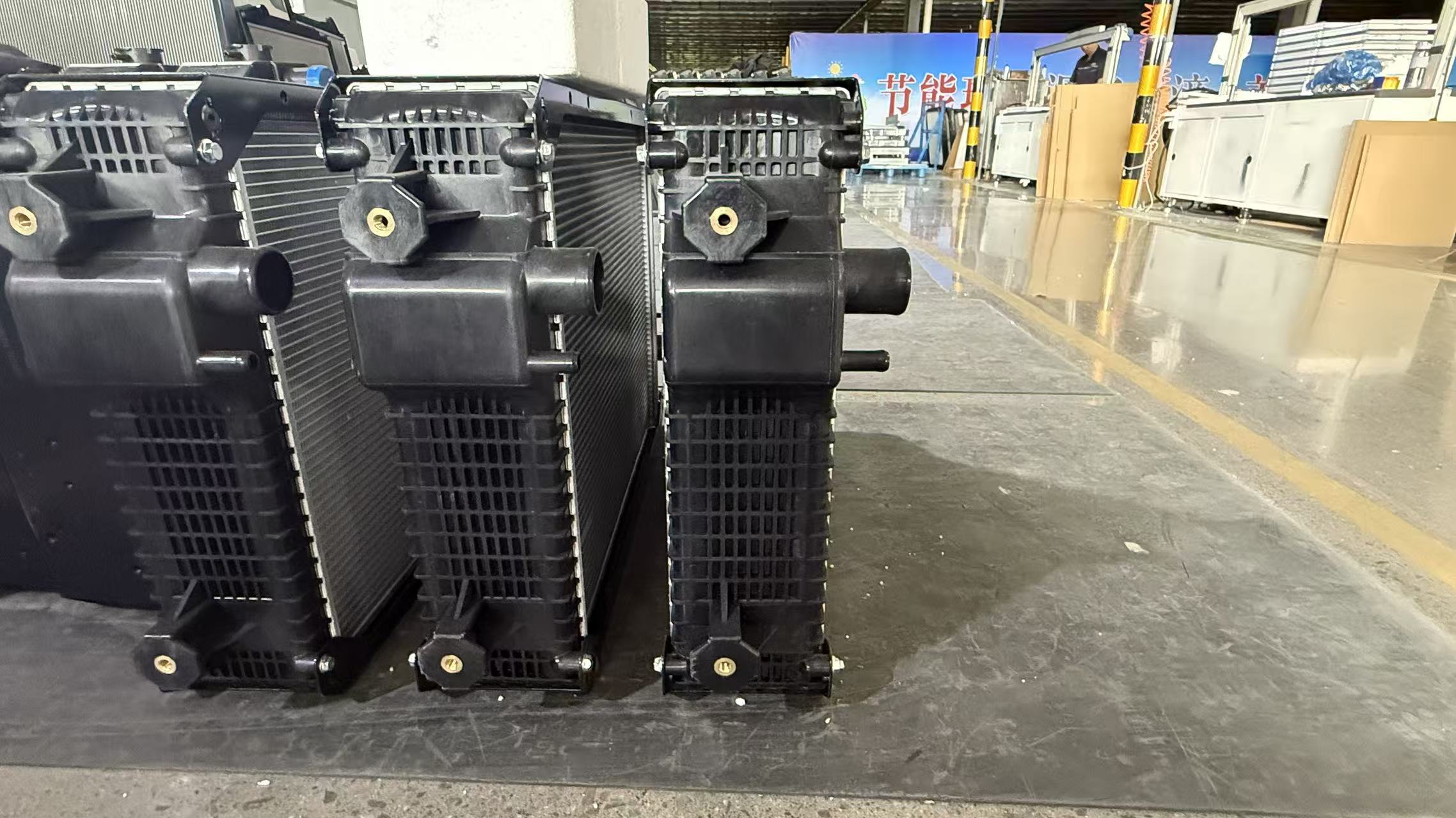 XD82003 RADIATOR FOR  kate