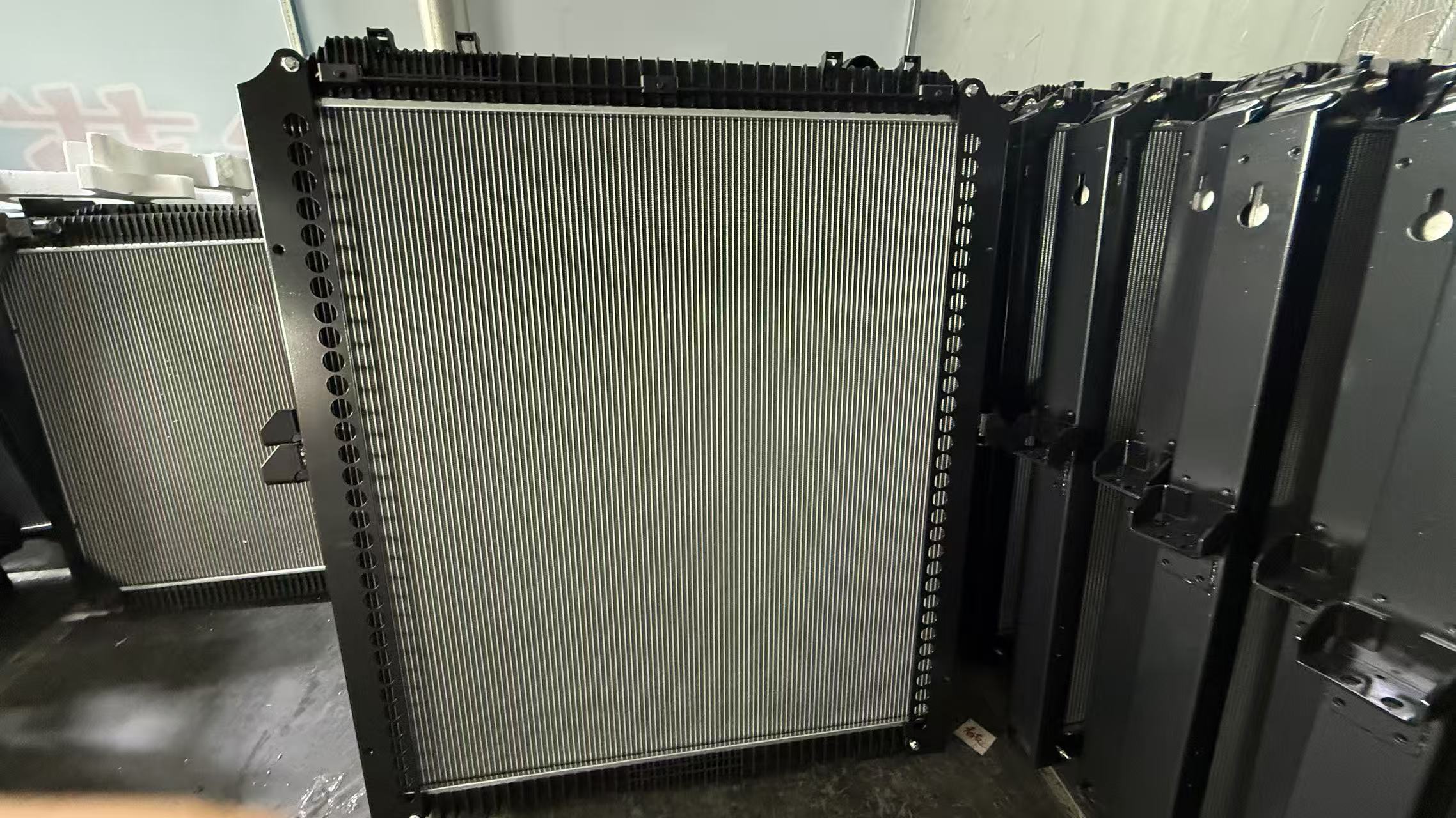 XD81209 RADIATOR FOR MERCEDES-BENS
