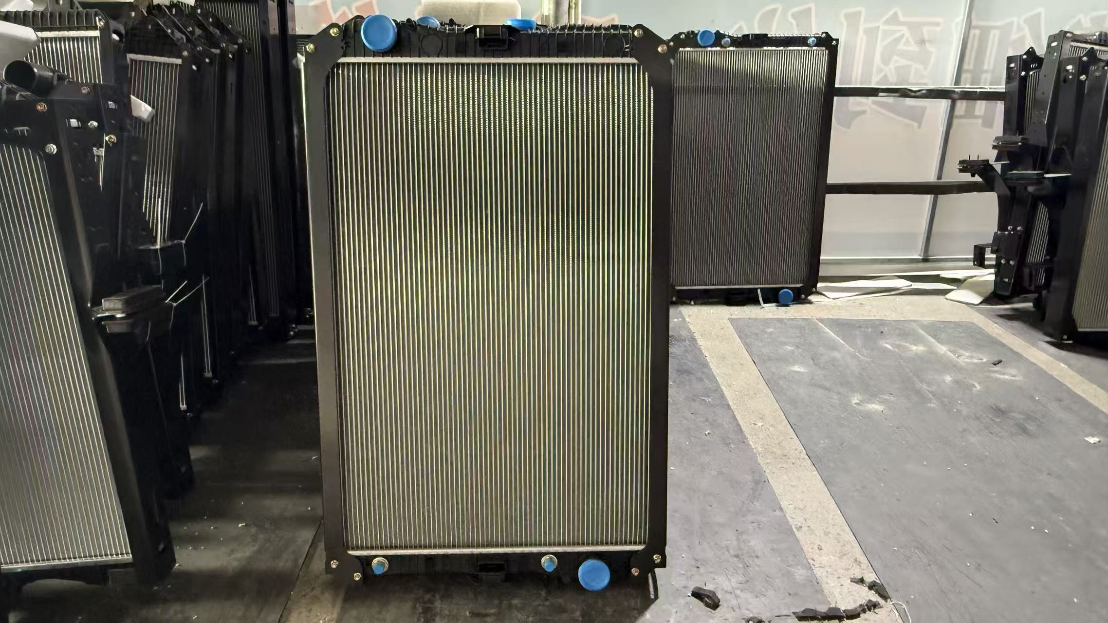 xd318 radiator for mercedes-benz