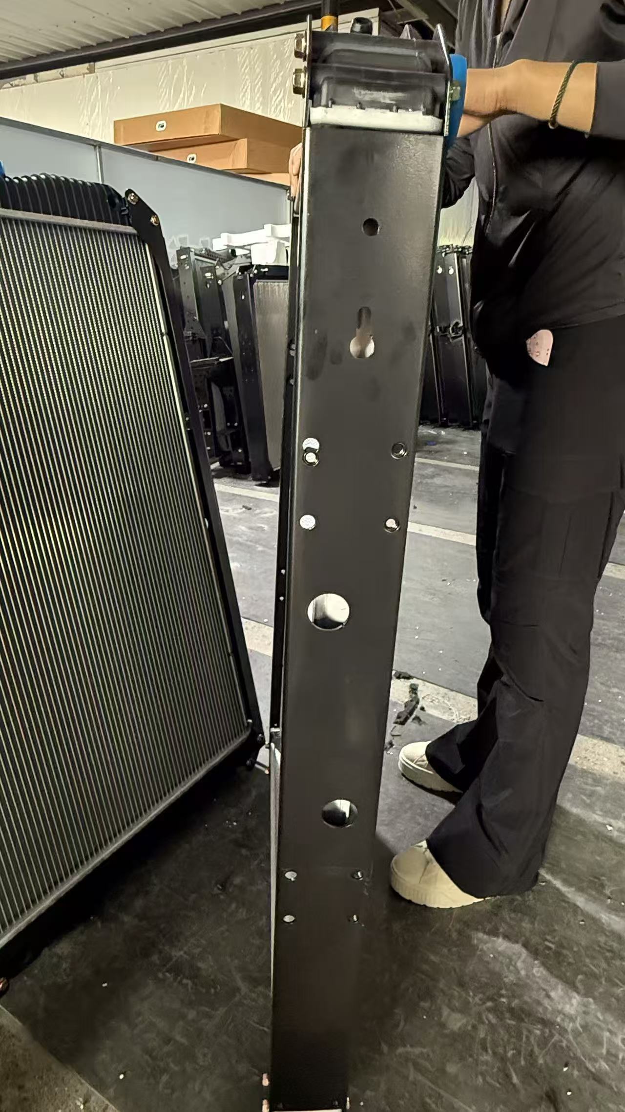 xd318 radiator for mercedes-benz