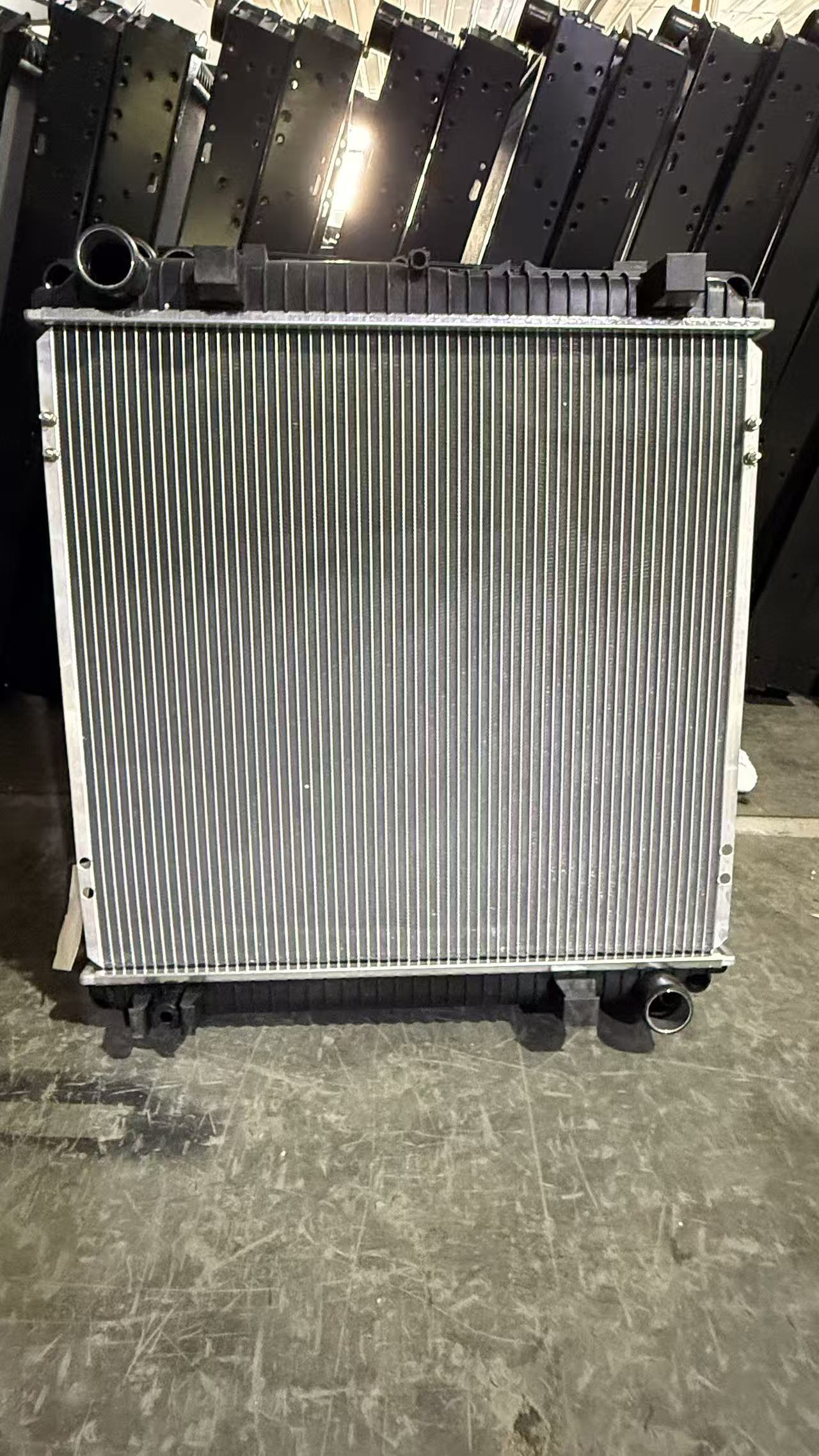 XD81104 RADIATOR FOR MAN