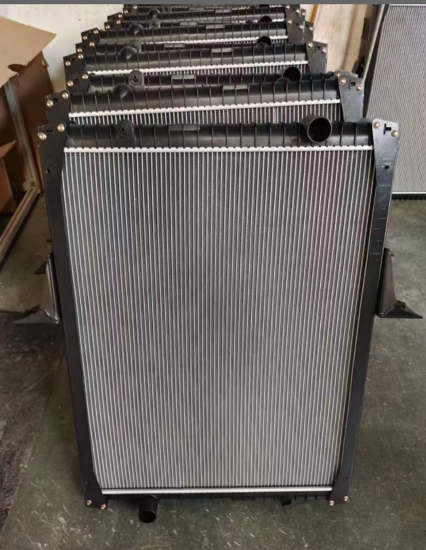 高品质卡车散热器 OEM 5001837210 63821A，适用于 RENAULT PREMIUM 重型卡车，芯体尺寸 915*688*48MM