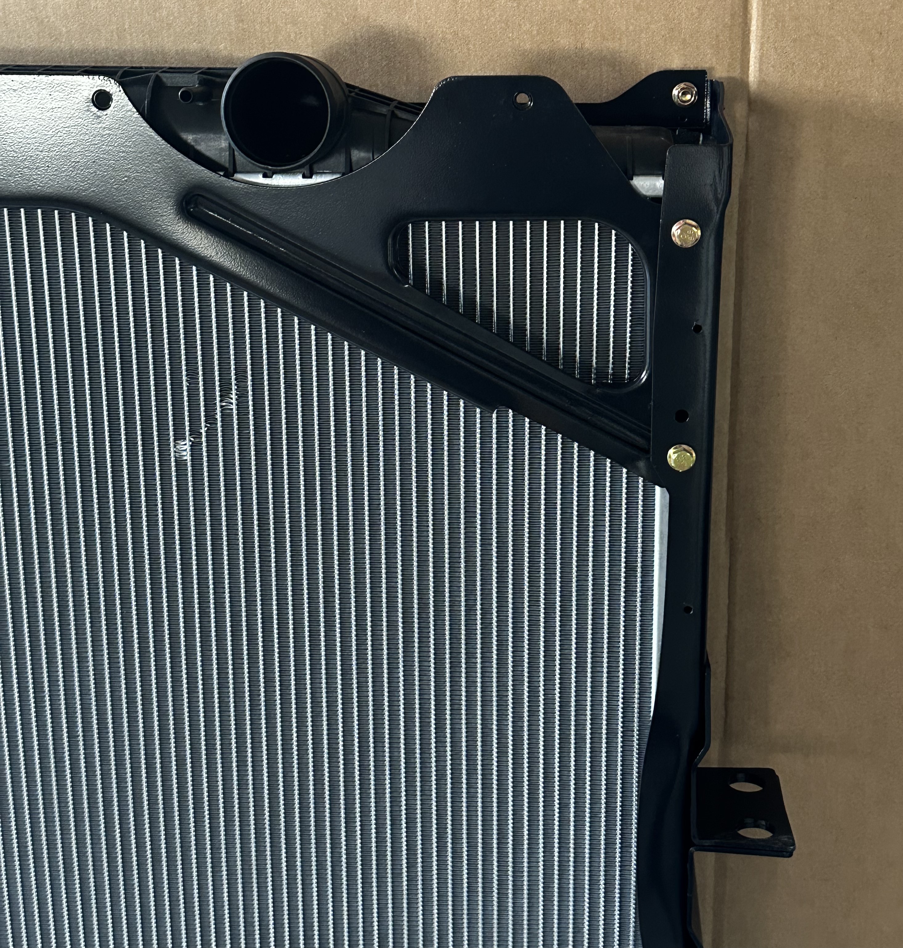 XD033 Radiator For Volvo FH12/16/NH12 OEM 1676435 65462A