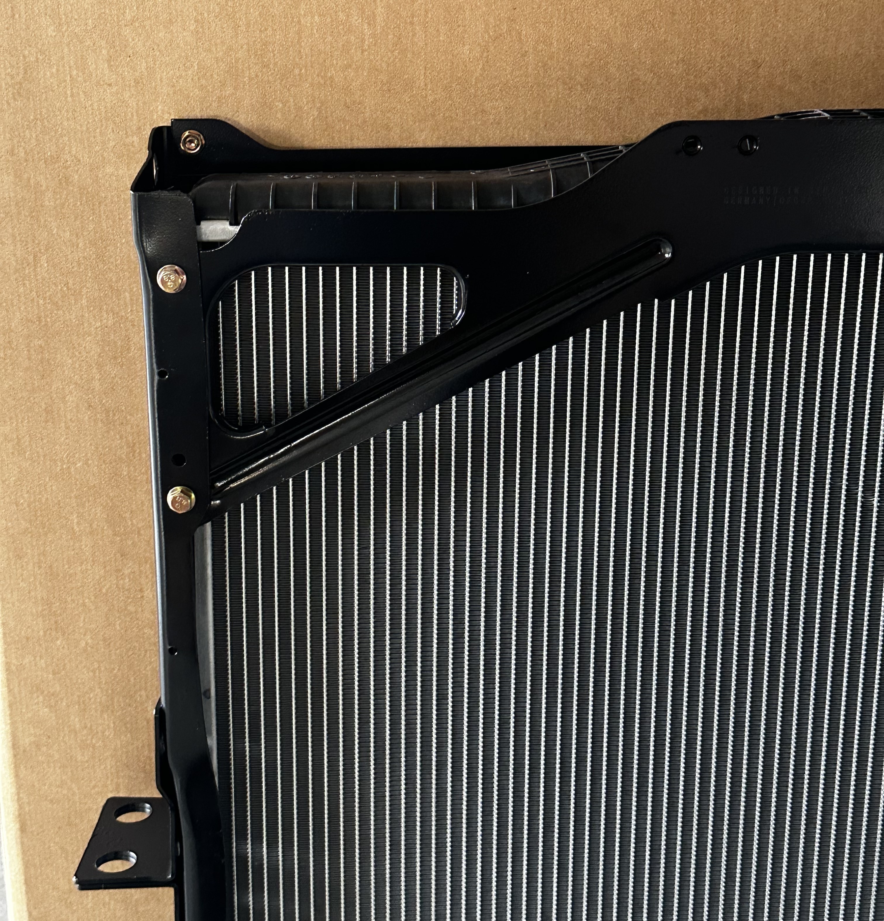 XD033 Radiator For Volvo FH12/16/NH12 OEM 1676435 65462A