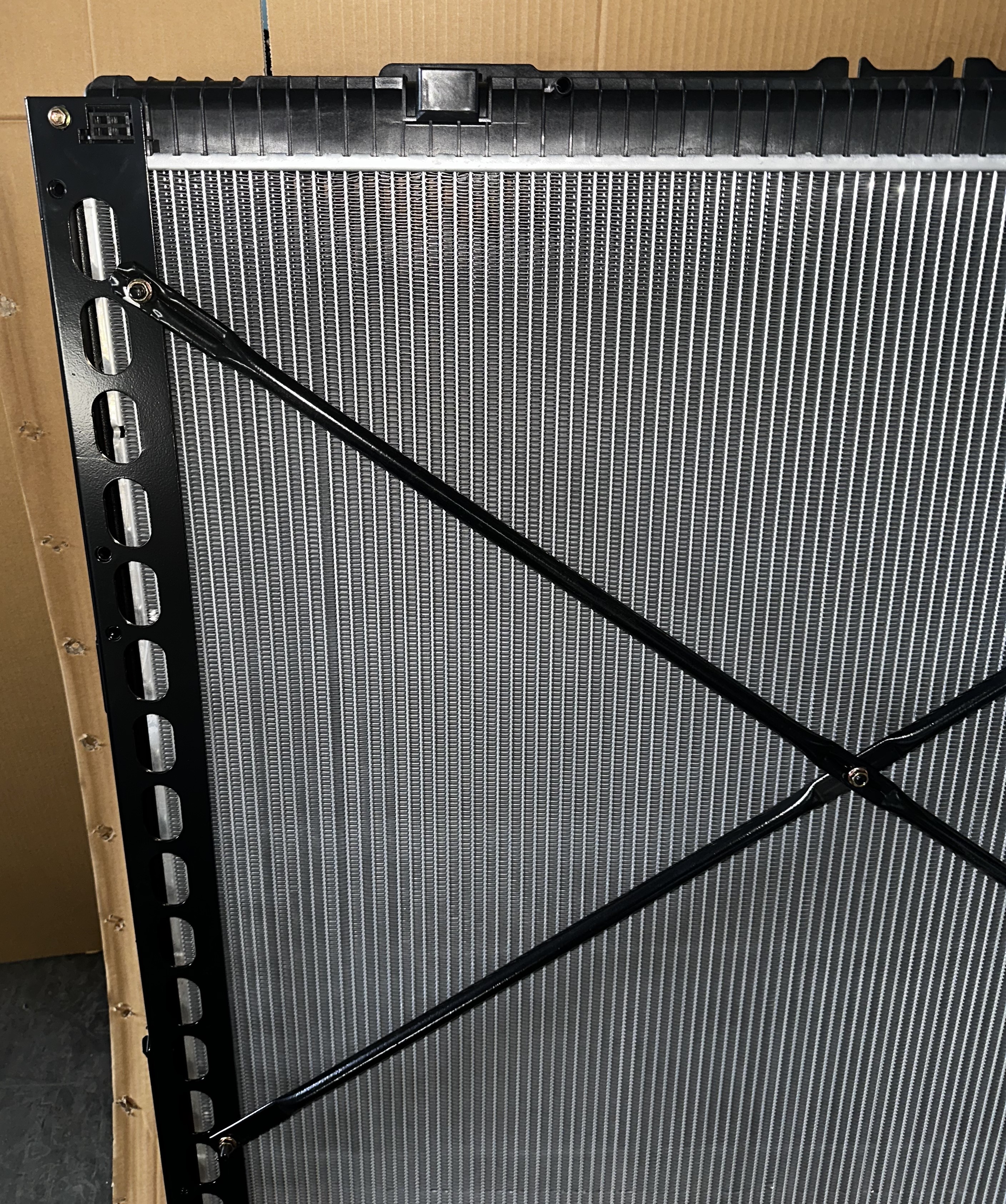 XD818 Radiator For DAF XF106 OEM2125896 Z1894008