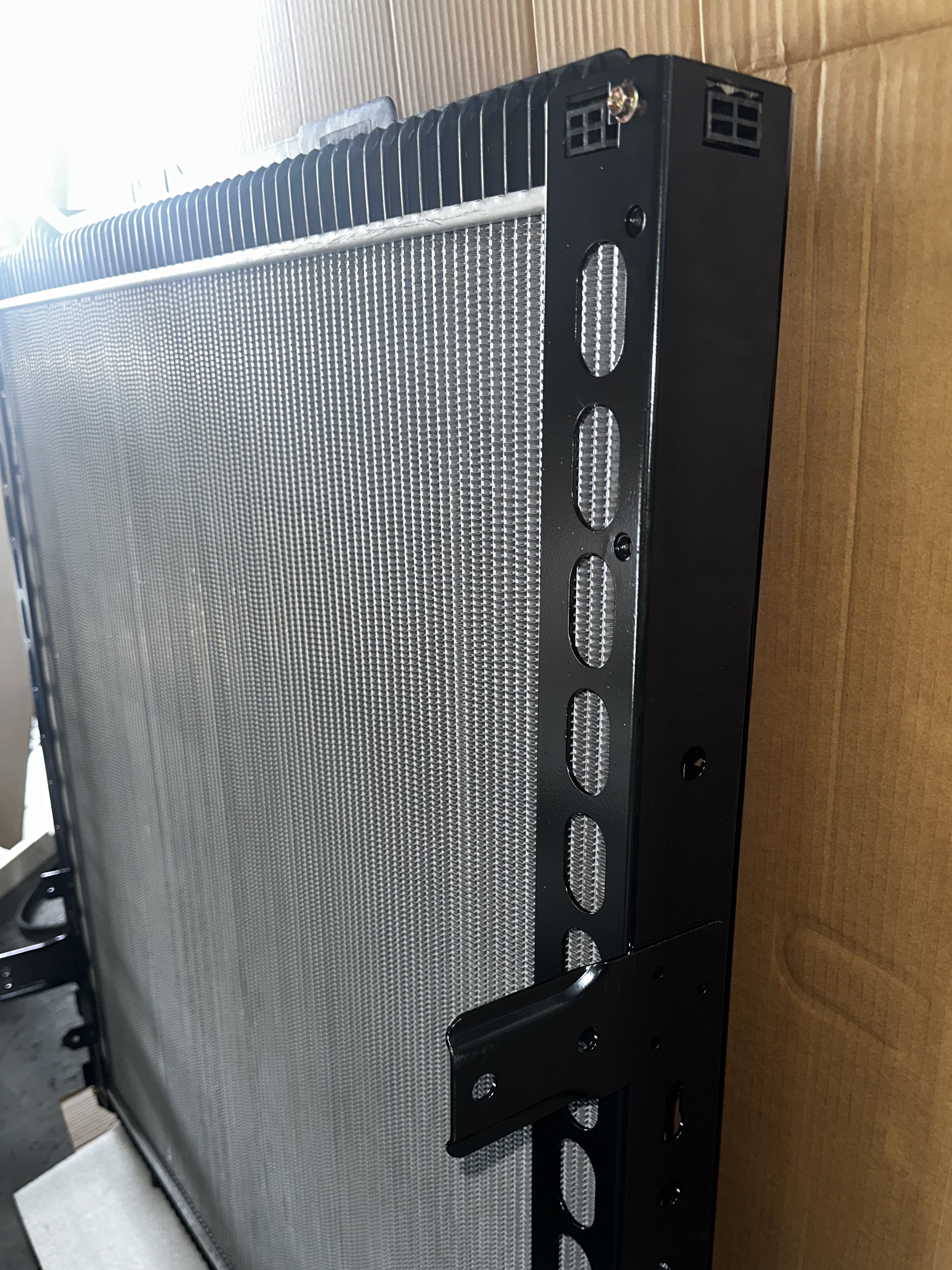XD818 Radiator For DAF XF106 OEM2125896 Z1894008