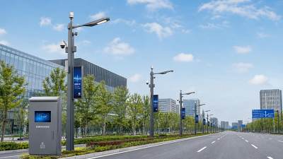 Smart street lighting projects become costly when controls are fragmented