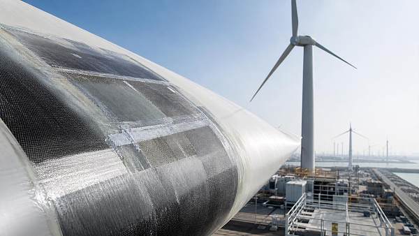 Wind Turbine Blades: Why Repairs Cost More Than Planned Wind Turbine Blades: Why Repairs Cost More Than Planned