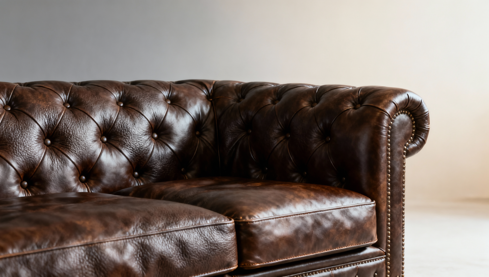 Why wholesale Chesterfield sofas still outsell modern alternatives in luxury hotel projects