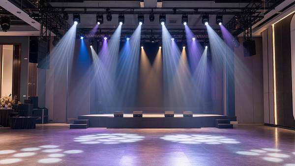 Moving Head Stage Lights: Key Features for Small Venue Setups