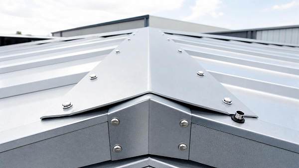 Blind Rivets for Roofing: When They Outperform Screws in Metal Panels