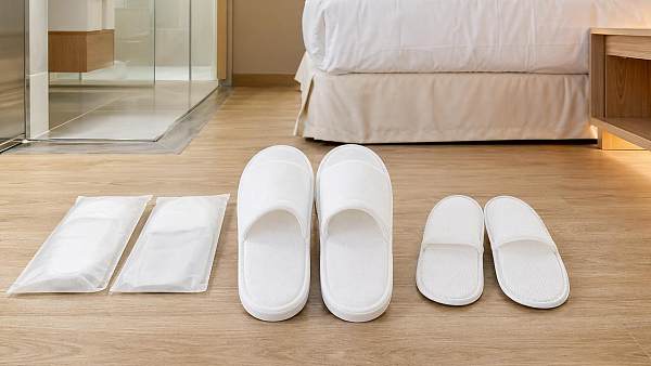 Hotel Slippers in Bulk: Cheap Pairs Can Hurt Guest Perception