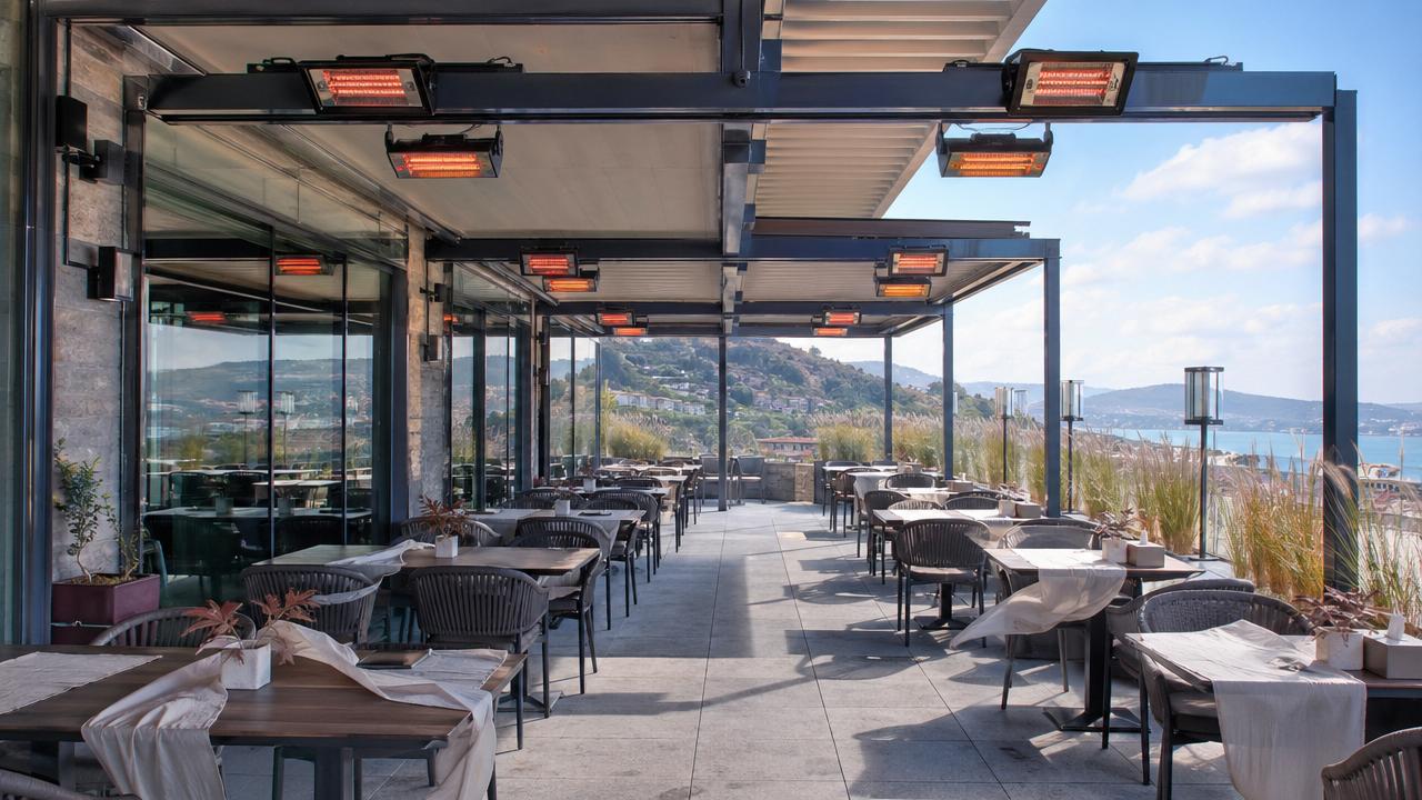 Outdoor Patio Heaters: What Changes in Windy Dining Areas