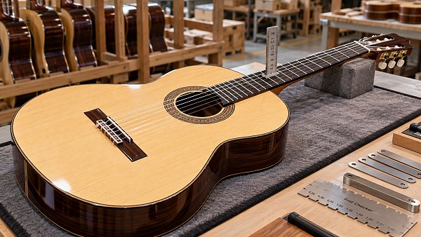 Choosing a Classical Guitar Manufacturer in China: Quality Checks Before Ordering