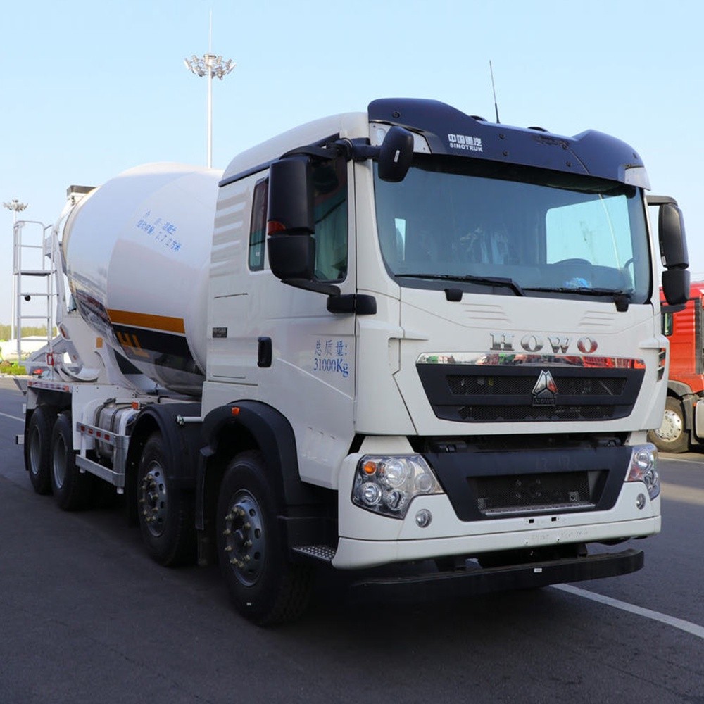 2 Used & Remanufactured HOWO T5G 8×4 Concrete Mixer Truck 8x4