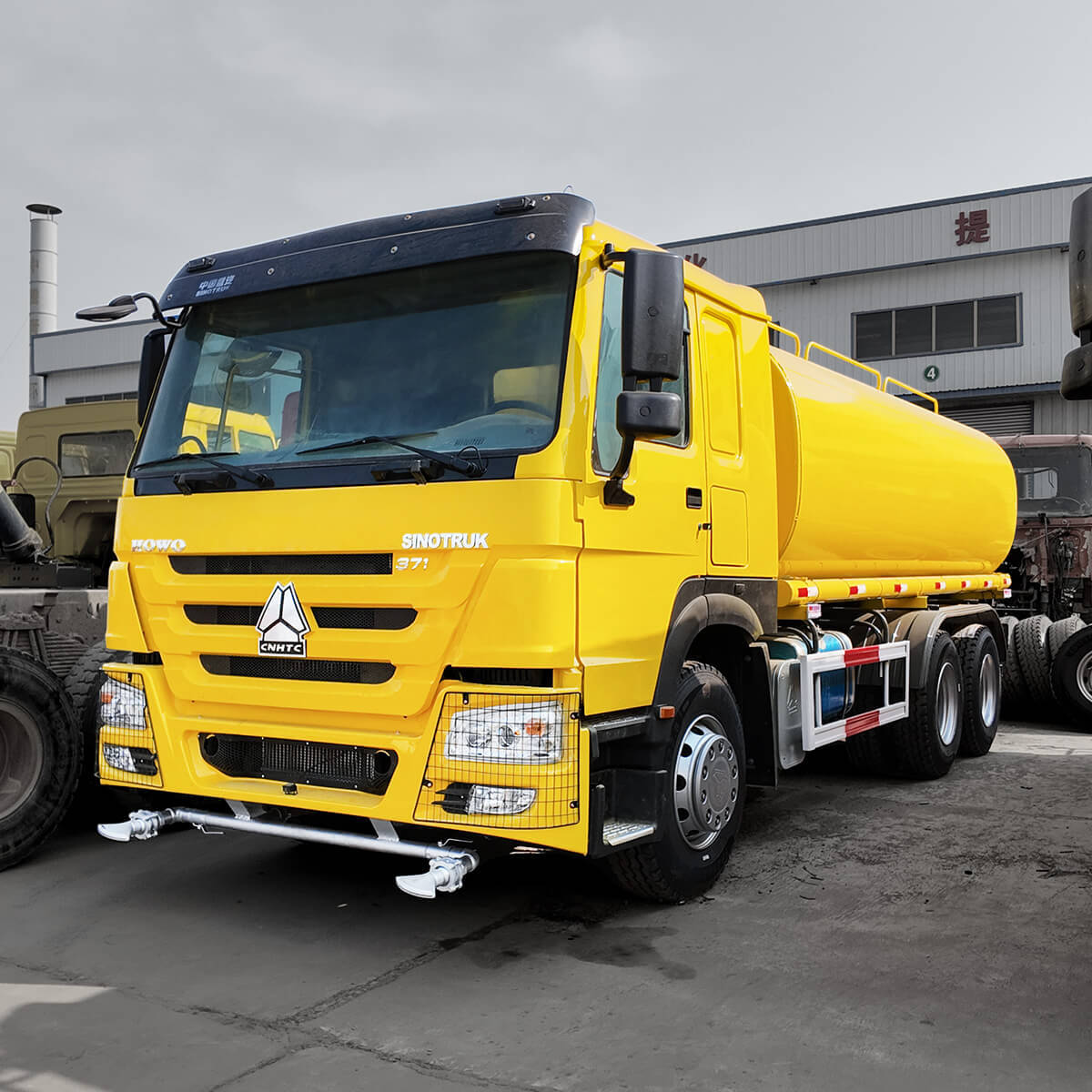 6 Used & Remanufactured HOWO 6X4 Water Tank Truck 371hp Sprinkler