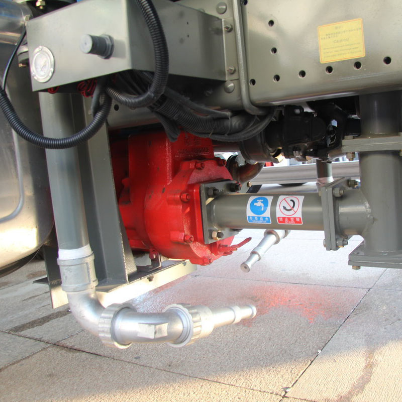 Used HOWO 4x2 Water Tank Truck 371HP 6-Wheel Sprinkler