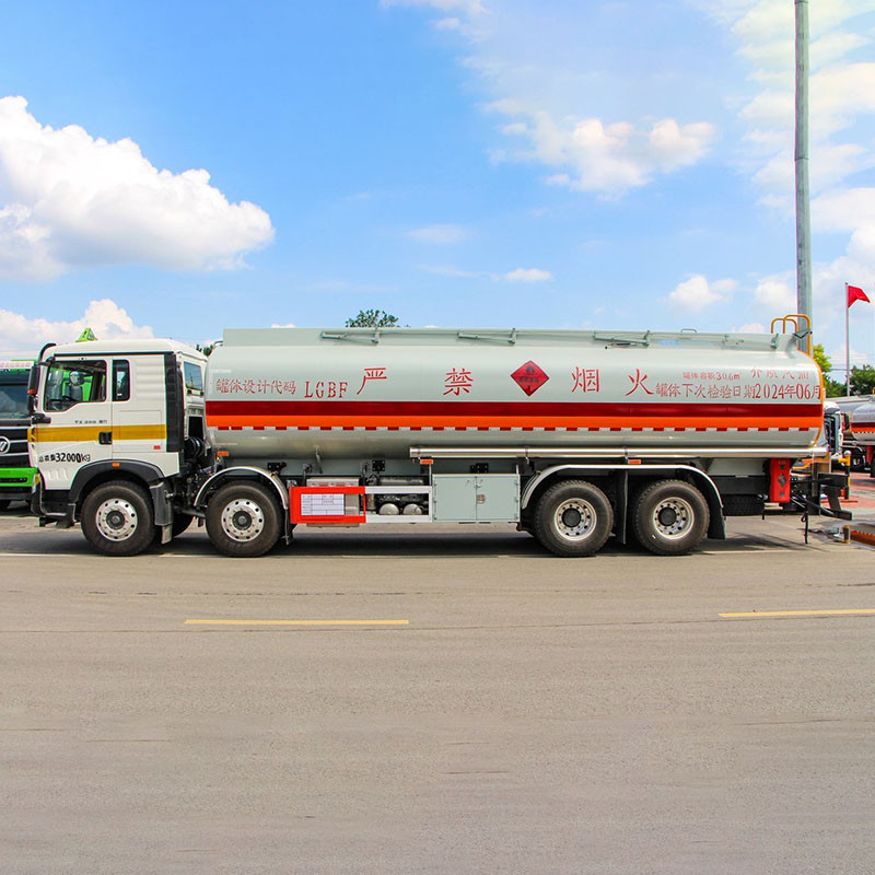 4 Used SITRAK 6x4 Water Tank Truck 371HP 10-Wheel
