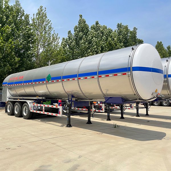Used 3-Axle 30,000L Chemical Tanker Trailer