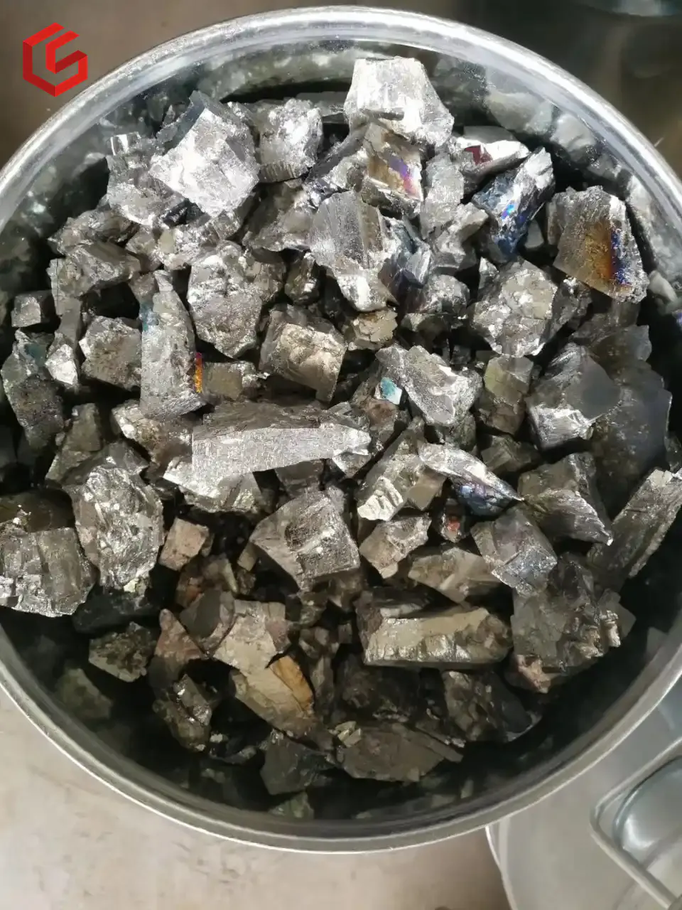 Large supply of ferrovanadium