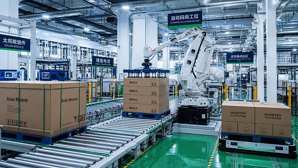 Palletizing robot suppliers compared by uptime and service scope