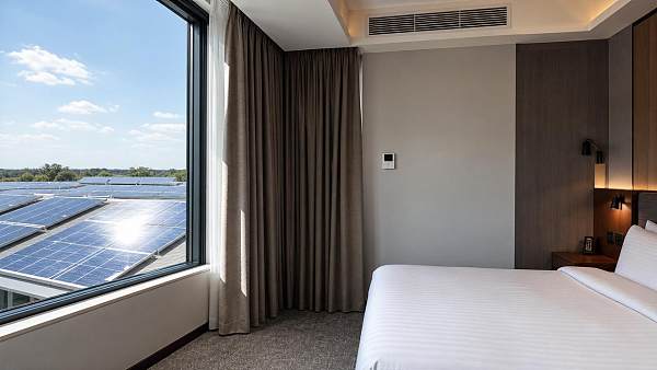 Do blackout curtains for hotels cut HVAC energy use?