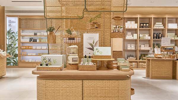 Creative Weaving Ideas That Fit Retail Displays, Not Just Home Use