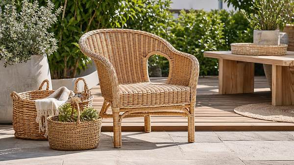 Willow Weaving Works Outdoors, but What Affects Its Lifespan