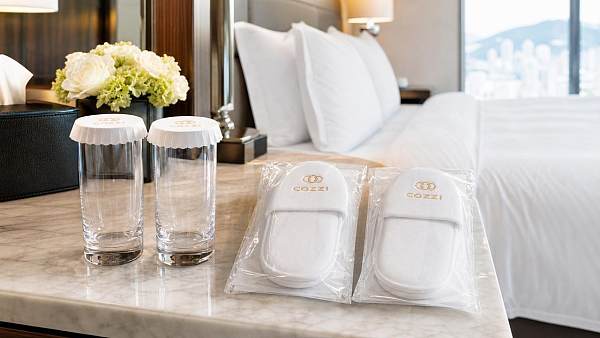 Why glasswaresetscustomhotelslippers affect hotel reviews