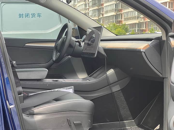 USED TESLA MODEL Y