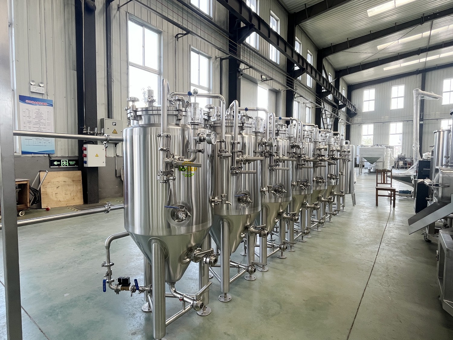 I serbatoi di fermentazione per vino rosso richiedono un attento controllo della temperatura