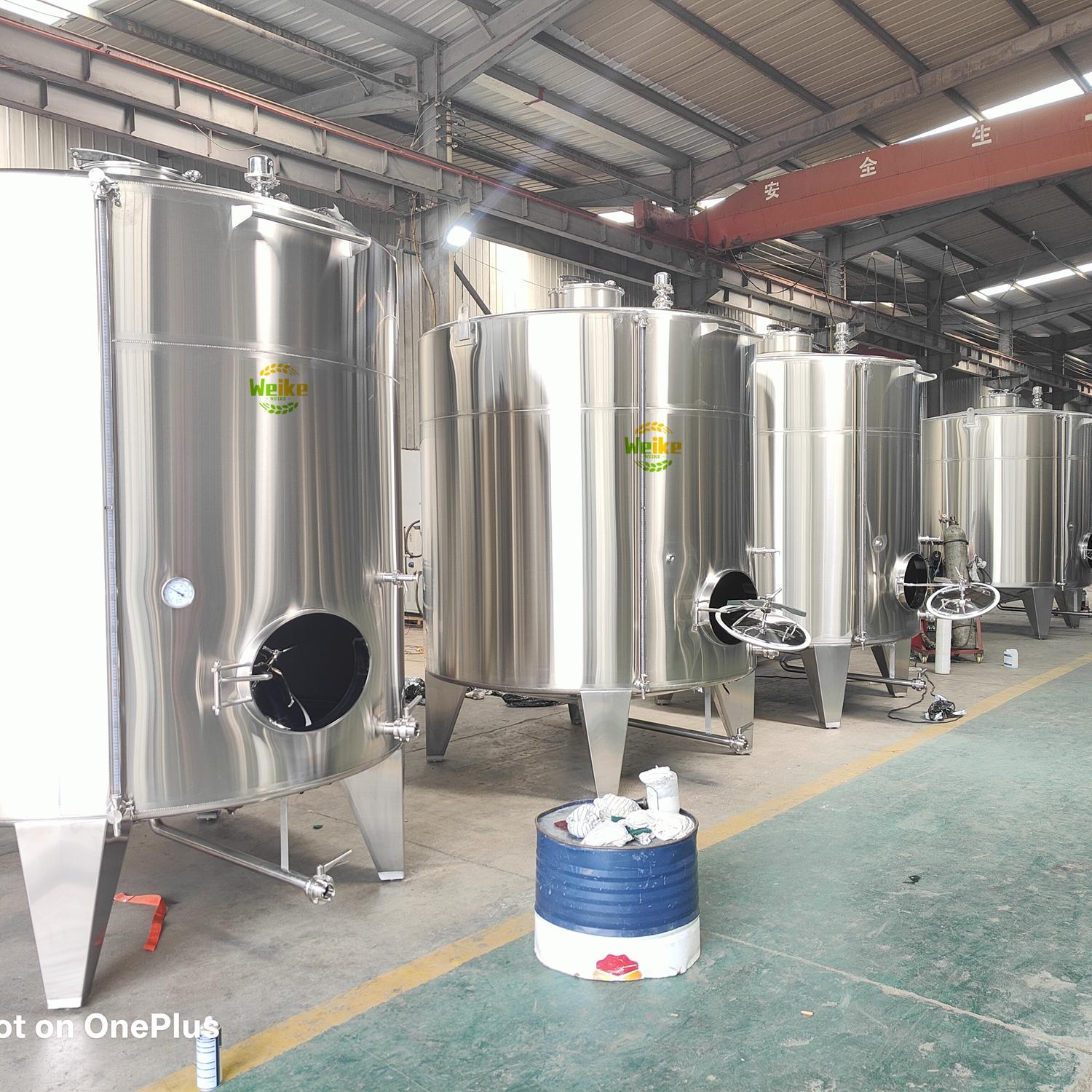 Serbatoi personalizzati per la conservazione e la fermentazione di alcolici per distillerie