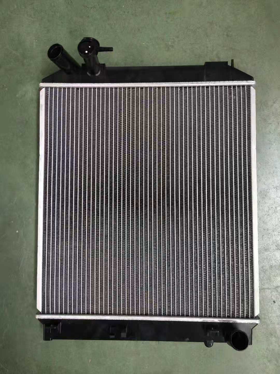 XD4004 伊苏ZU散热器
