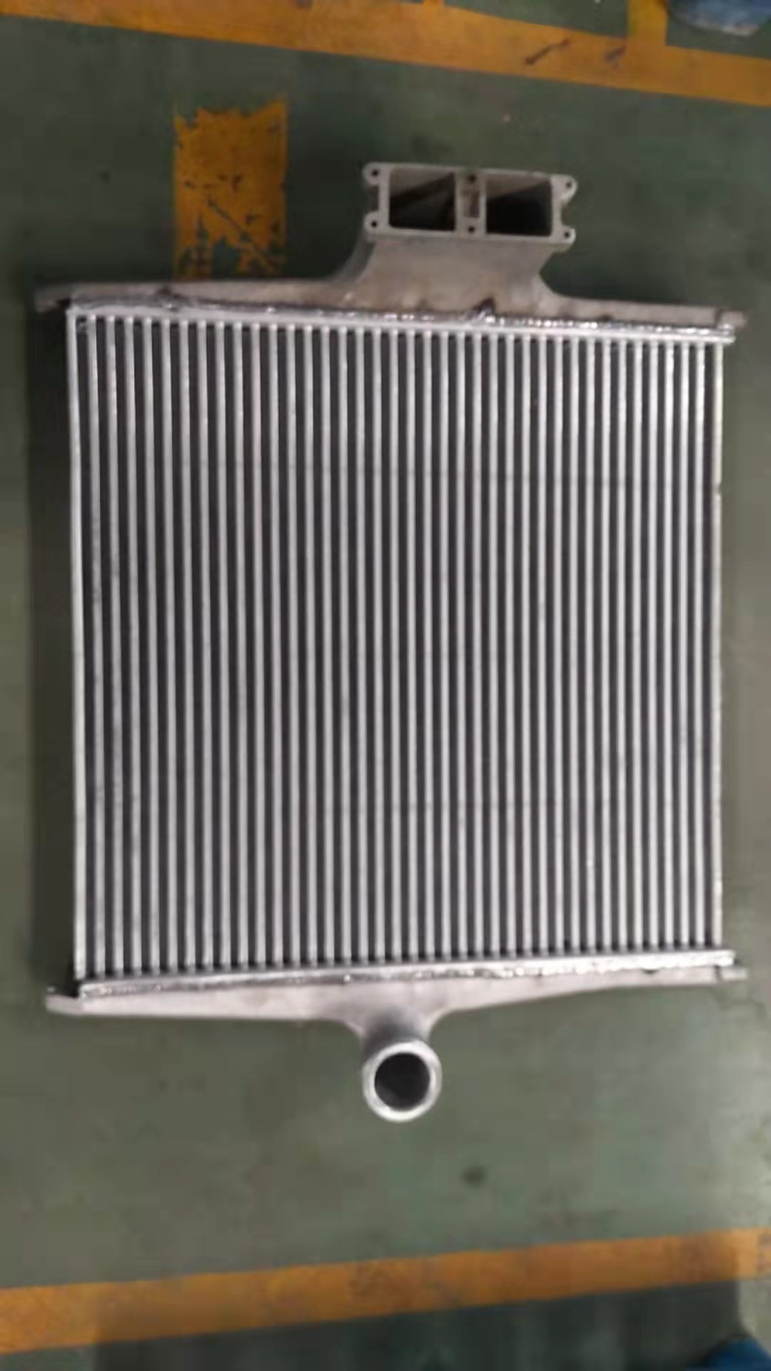 XD007 沃尔沃中冷器