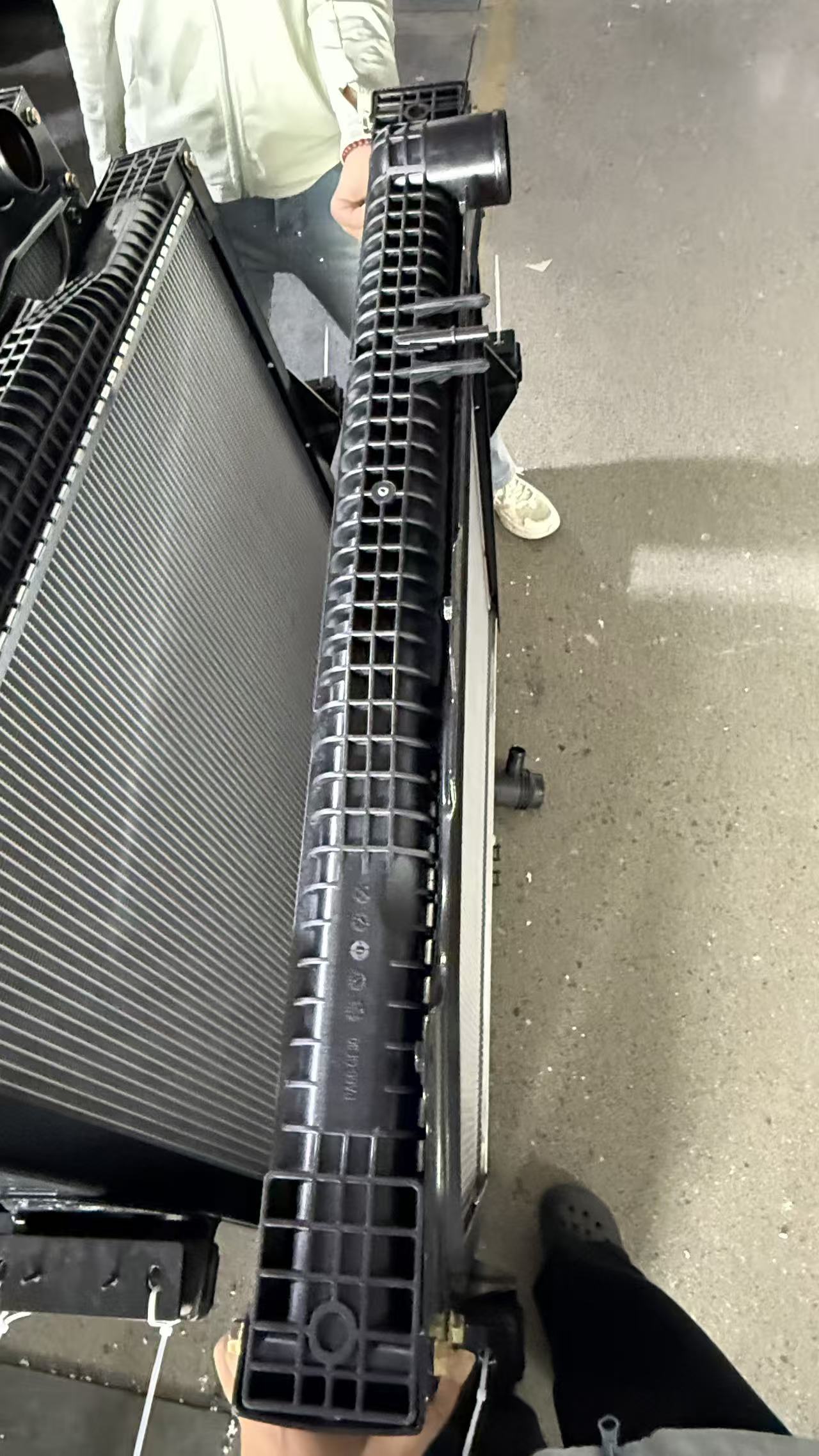 XD81932 雷诺水箱散热器